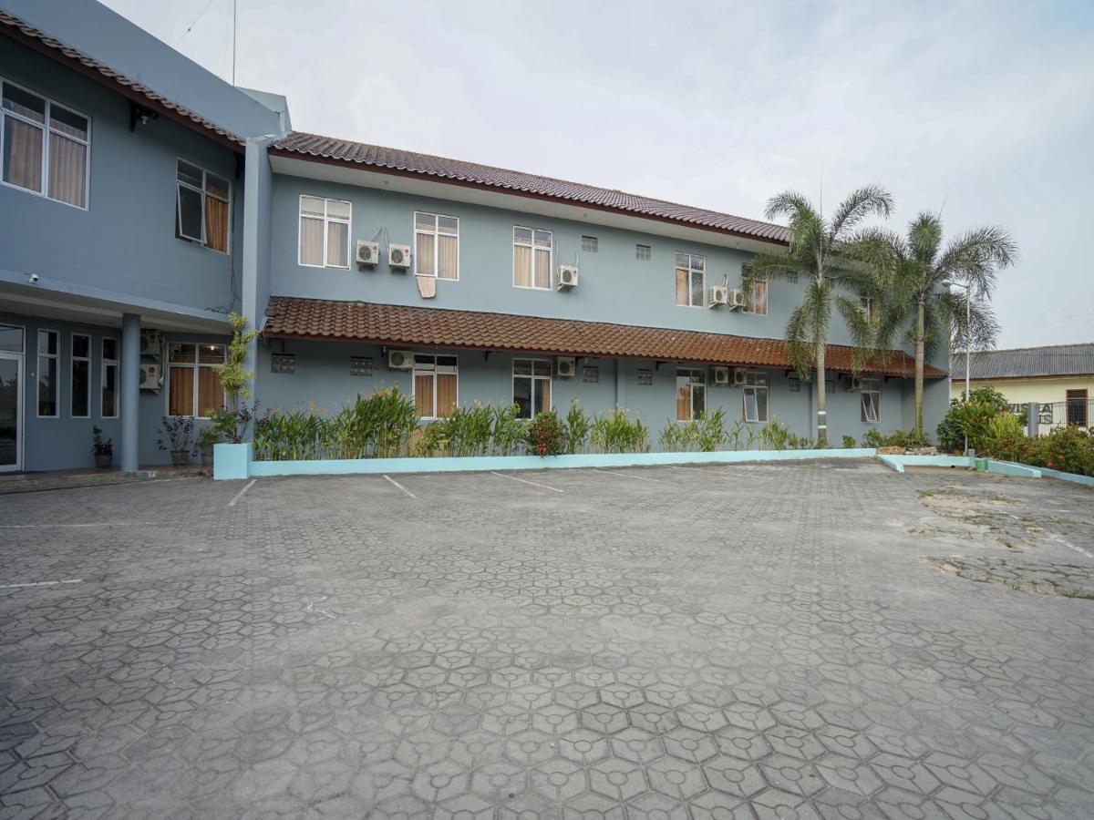 OYO 1844 Bravo Residence Pangkal Pinang Exterior foto