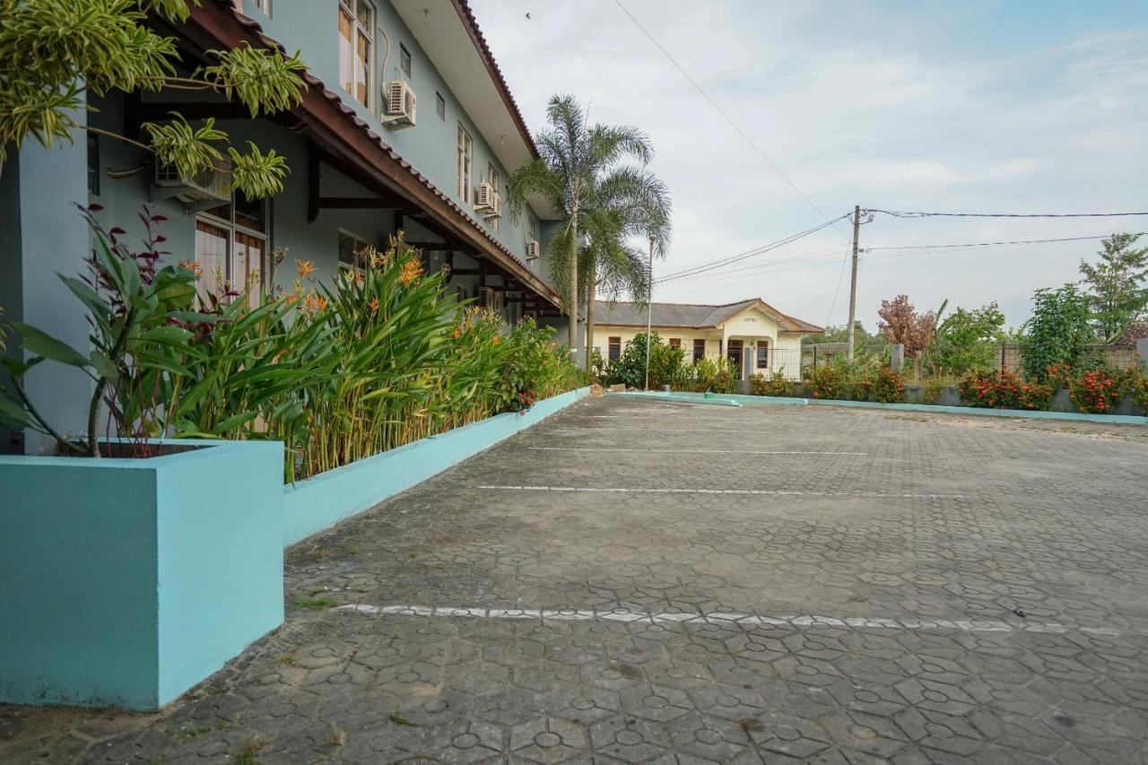 OYO 1844 Bravo Residence Pangkal Pinang Exterior foto